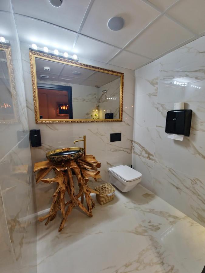 Hotel Suites Moma Centro Villanueva de la Serena Kültér fotó